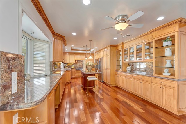 Detail Gallery Image 19 of 63 For 19201 Sherborne Ln, Huntington Beach,  CA 92646 - 4 Beds | 2/1 Baths