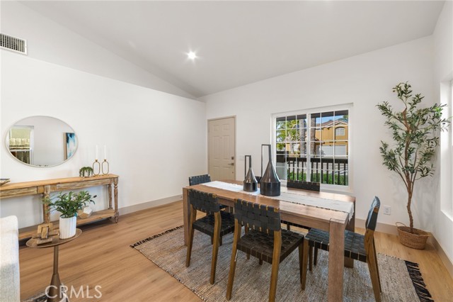 Detail Gallery Image 3 of 33 For 39535 Bainbridge, Murrieta,  CA 92563 - 3 Beds | 2 Baths