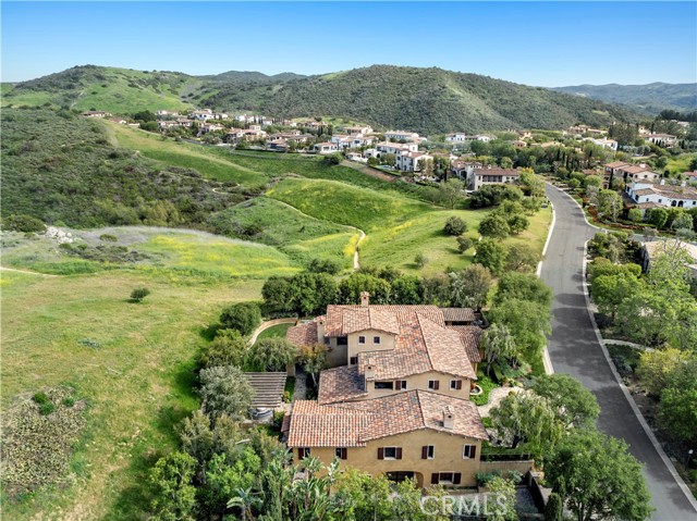 97 Canyon Creek, Irvine CA: https://media.crmls.org/medias/254071be-bed9-43b0-872c-90bffc9ddaed.jpg