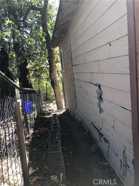 23792 Springwater, Crestline, CA 92325