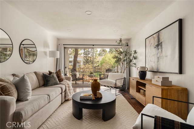 Front Image Thumbnail for CRPW26047478