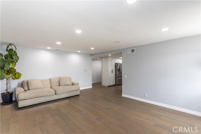 2750 San Carlos Lane, Costa Mesa CA: https://media.crmls.org/medias/254181b0-2404-4c61-bee2-b596ca968930.jpg