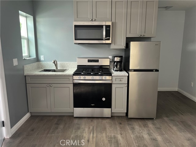 Detail Gallery Image 3 of 3 For 6951 Rhea St, Reseda,  CA 91335 - 0 Beds | 1 Baths