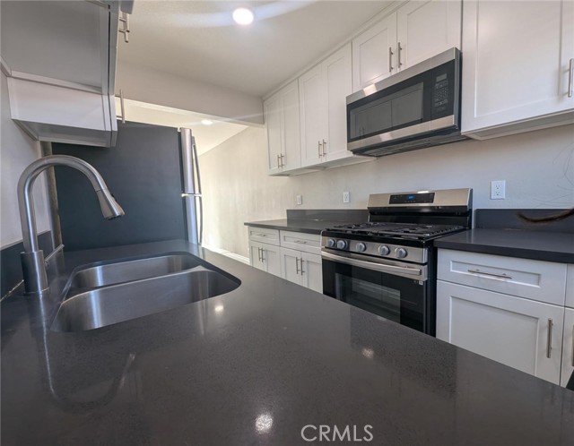 Detail Gallery Image 7 of 12 For 12128 Imperial Hwy #9,  Norwalk,  CA 90650 - 2 Beds | 1 Baths