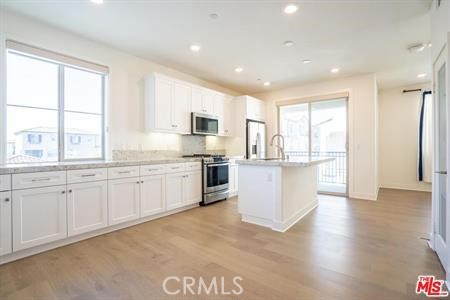 Detail Gallery Image 17 of 48 For 18339 Iris Ln, Yorba Linda,  CA 92886 - 2 Beds | 2/1 Baths