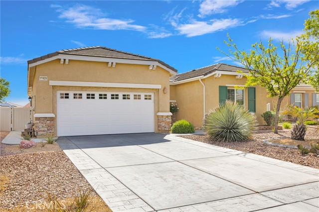 Detail Gallery Image 2 of 41 For 10429 Lanigan, Apple Valley,  CA 92308 - 2 Beds | 2 Baths