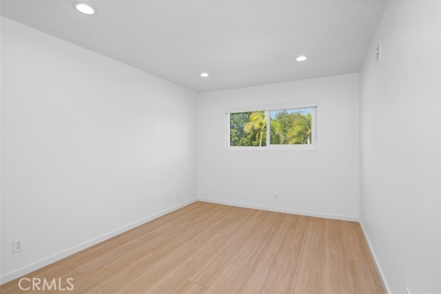 Detail Gallery Image 25 of 38 For 14012 Gershon Pl, Santa Ana,  CA 92705 - 3 Beds | 3 Baths