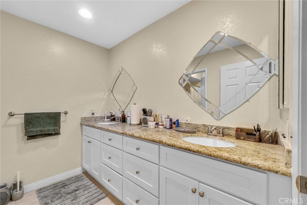 25441396 935c 492d B384 B45a7c8d4a35