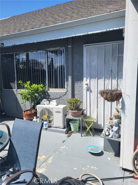 601 S Newhope Street, Santa Ana CA: https://media.crmls.org/medias/25443777-9ca4-4bab-a22e-530068a8da91.jpg