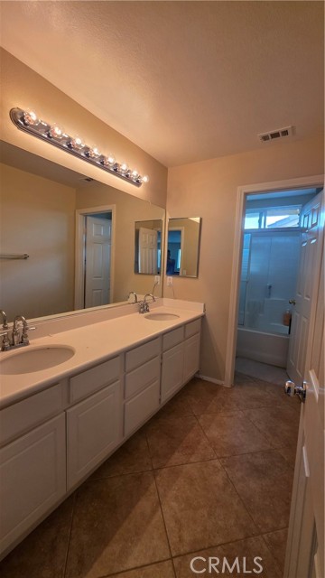 Detail Gallery Image 14 of 19 For 23920 Silverleaf, Murrieta,  CA 92562 - 5 Beds | 3 Baths