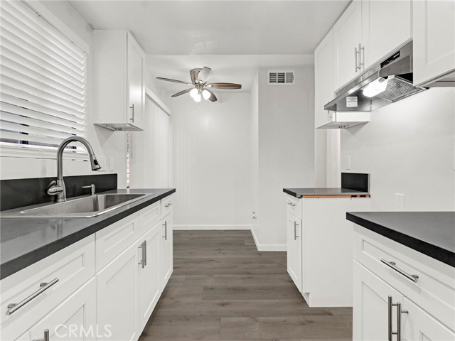 Detail Gallery Image 10 of 29 For 9834 Sepulveda Bld #109,  North Hills,  CA 91343 - 2 Beds | 2 Baths