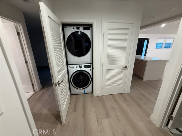 Detail Gallery Image 8 of 22 For 5972 Jamieson Ave, Encino,  CA 91316 - 3 Beds | 3 Baths