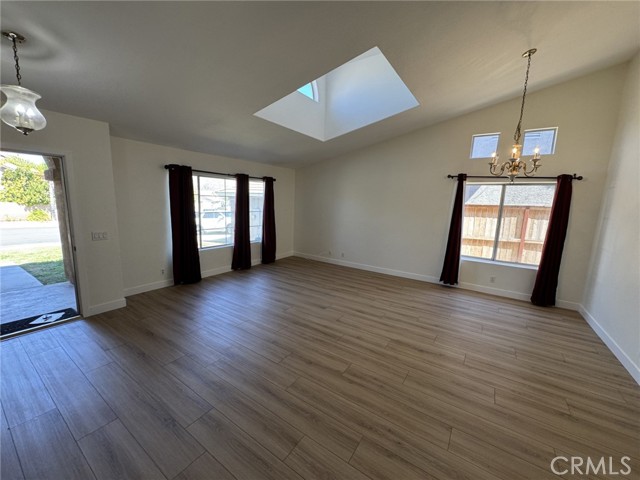 Detail Gallery Image 3 of 26 For 9195 Desert Acacia, Corona,  CA 92883 - 3 Beds | 2 Baths