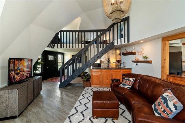 Detail Gallery Image 4 of 22 For 28131 Zermatt, Lake Arrowhead,  CA 92352 - 3 Beds | 2 Baths