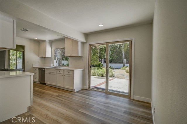 1302 Cadena, San Clemente CA: https://media.crmls.org/medias/25467a19-e4d4-4335-a0de-397ecb256a50.jpg