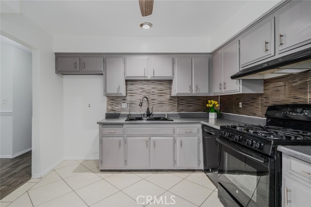 Detail Gallery Image 12 of 37 For 1919 Sherry Ln #28,  Santa Ana,  CA 92705 - 3 Beds | 2 Baths
