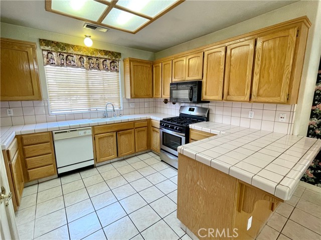 Detail Gallery Image 10 of 41 For 224 Stonewood Dr, Los Banos,  CA 93635 - 3 Beds | 2 Baths