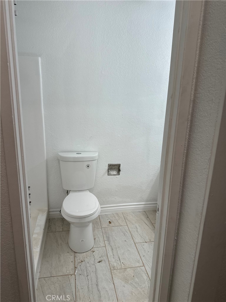 https://media.crmls.org/medias/2546f8c5-ebf6-4720-bffe-646d24d54f49.jpg?preset=X-Large
