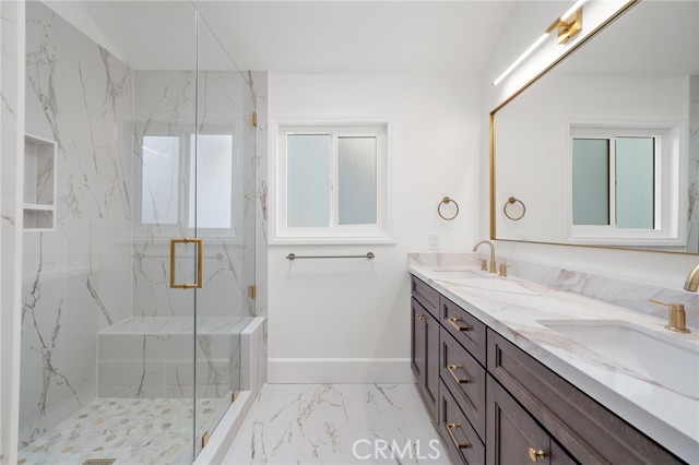 Detail Gallery Image 24 of 35 For 377 Roycroft Ave, Long Beach,  CA 90814 - 4 Beds | 2/1 Baths