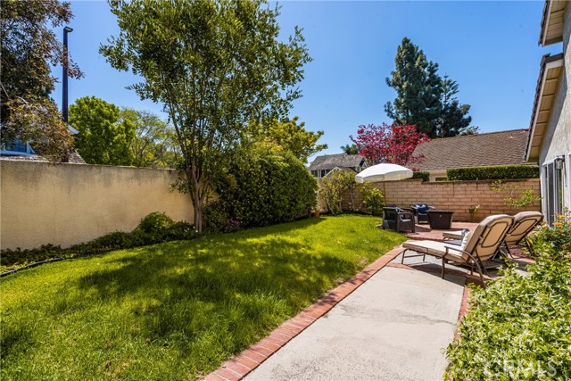 9 New Mdws, Irvine CA: https://media.crmls.org/medias/2547d127-8c17-4c6d-ada7-b484ee55c6b9.jpg