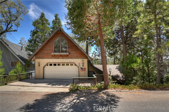 Detail Gallery Image 3 of 56 For 701 Zurich Dr, Lake Arrowhead,  CA 92352 - 3 Beds | 3 Baths