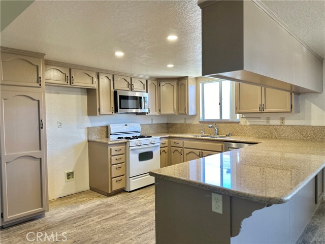 Detail Gallery Image 11 of 31 For 14804 Crofton Ln, Helendale,  CA 92342 - 3 Beds | 2 Baths
