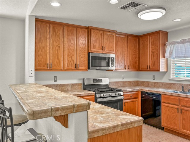 Detail Gallery Image 8 of 25 For 1645 Olivewood, Orland,  CA 95963 - 4 Beds | 2 Baths