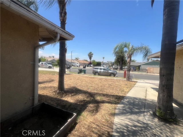 24361 Bion Drive, Moreno Valley CA: https://media.crmls.org/medias/25495b40-becb-4e5d-904e-2831322fc73d.jpg
