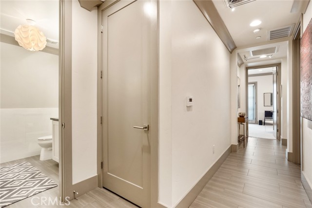 200 S Orange Grove Boulevard, Pasadena CA: https://media.crmls.org/medias/2549de42-4204-4d55-a19a-46c41ca4383b.jpg