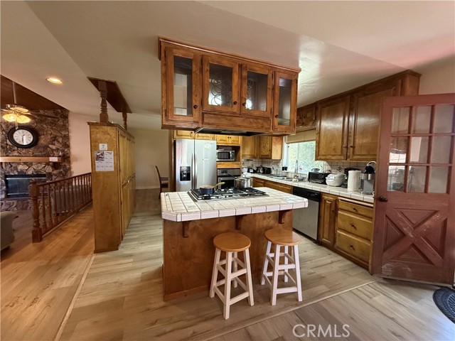 Detail Gallery Image 5 of 16 For 24466 Horst Dr, Crestline,  CA 92325 - 4 Beds | 2/1 Baths