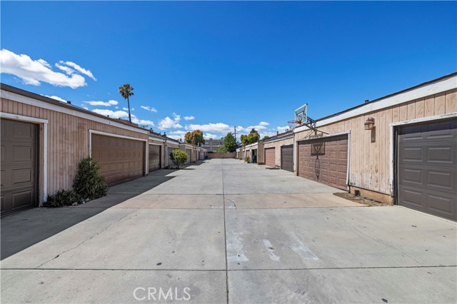 Detail Gallery Image 27 of 31 For 9158 Van Nuys Bld #8,  Panorama City,  CA 91402 - 2 Beds | 3 Baths