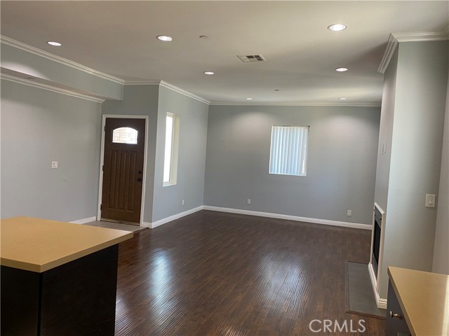 Detail Gallery Image 3 of 23 For 14343 Tiara St #2,  Sherman Oaks,  CA 91401 - 3 Beds | 2 Baths