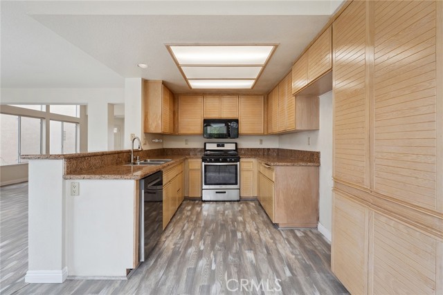 Detail Gallery Image 8 of 26 For 24687 Calle Largo, Calabasas,  CA 91302 - 4 Beds | 3 Baths