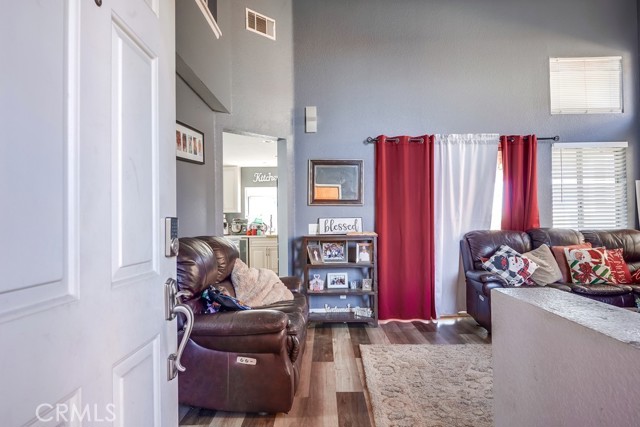 11484 Lime Orchard Lane, Fontana CA: https://media.crmls.org/medias/254bd96b-176a-41e8-a364-3931183a4c77.jpg