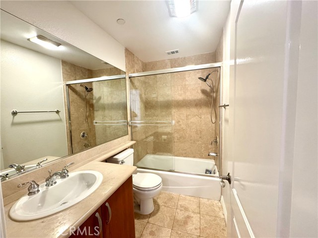 Detail Gallery Image 11 of 27 For 2219 Grant Ave #C,  Redondo Beach,  CA 90278 - 3 Beds | 2/1 Baths