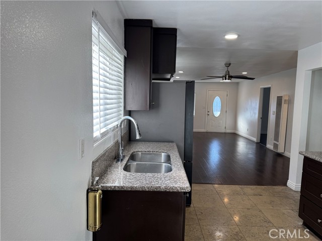 Detail Gallery Image 6 of 22 For 847 W Gage Ave, Los Angeles,  CA 90044 - 3 Beds | 2 Baths