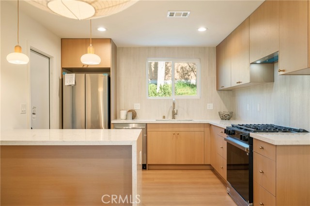 Detail Gallery Image 9 of 27 For 952 Cheyenne, Costa Mesa,  CA 92626 - 4 Beds | 2 Baths