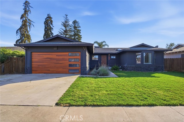 Detail Gallery Image 2 of 32 For 680 Sherri, Turlock,  CA 95382 - 3 Beds | 2 Baths