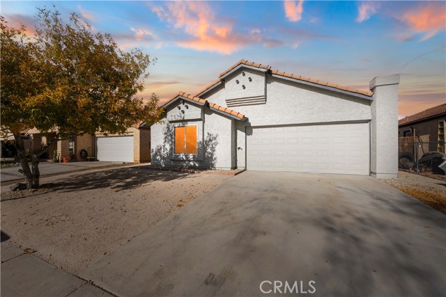 Detail Gallery Image 1 of 38 For 3635 E Avenue R11, Palmdale,  CA 93550 - 3 Beds | 2 Baths