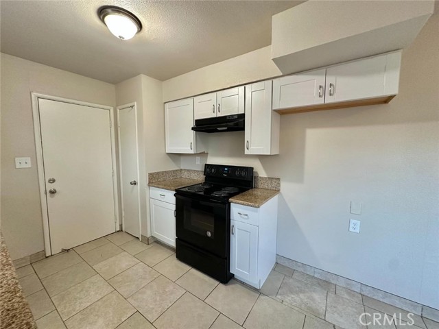 Detail Gallery Image 6 of 17 For 4747 E Braly Ave, Fresno,  CA 93702 - 3 Beds | 2 Baths