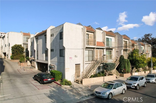 Detail Gallery Image 6 of 36 For 905 New Depot St #6,  Los Angeles,  CA 90012 - 3 Beds | 1/1 Baths