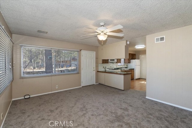 Detail Gallery Image 6 of 19 For 510 Sunset Ln, Sugarloaf,  CA 92386 - 2 Beds | 2 Baths