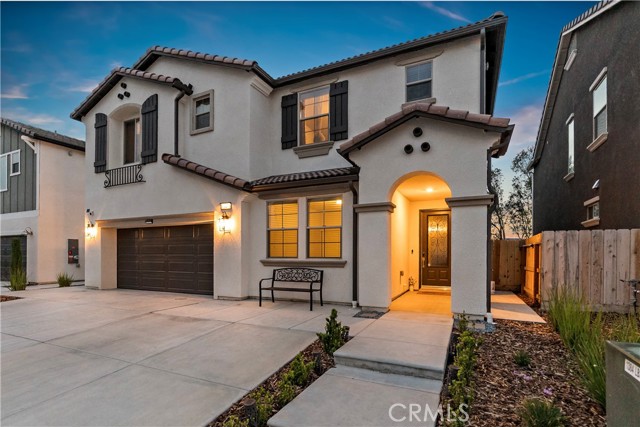 Detail Gallery Image 2 of 28 For 11473 N via Campagna Dr, Fresno,  CA 93730 - 5 Beds | 3/1 Baths