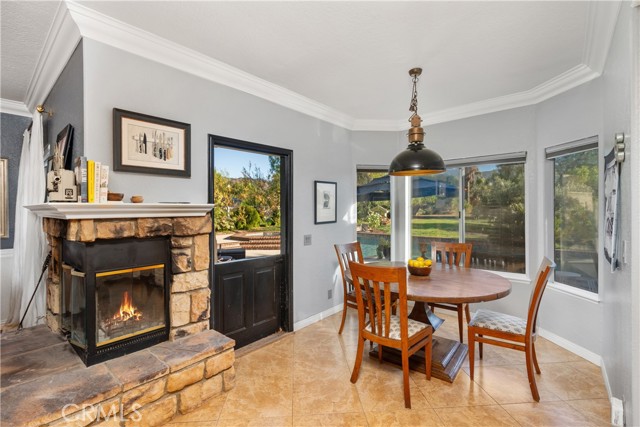 Detail Gallery Image 13 of 51 For 15716 Condor Ridge Rd, Canyon Country,  CA 91387 - 5 Beds | 4/1 Baths