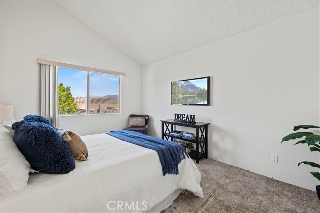 25273 Avenida Dorena, Newhall CA: https://media.crmls.org/medias/254fb92f-5758-4477-8d03-1582c5cbdd21.jpg