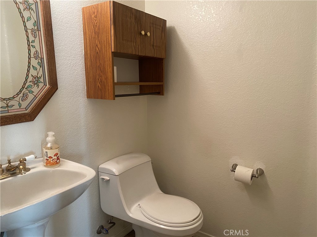 https://media.crmls.org/medias/254fe807-8e76-468a-b9c1-55a0ebe4eff2.jpg?preset=X-Large