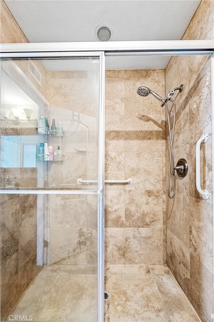 https://media.crmls.org/medias/25504070-4aee-433e-84eb-df239a5803e0.jpg?preset=X-Large