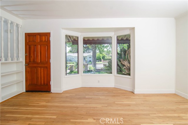 10520 Haskell Avenue, Granada Hills CA: https://media.crmls.org/medias/2551853a-c97d-401a-9bd6-ea0975dcad8e.jpg