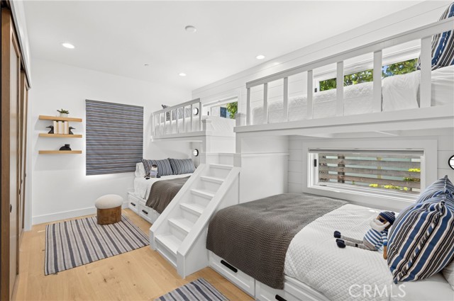 Detail Gallery Image 20 of 37 For 706 Poinsettia, Corona Del Mar,  CA 92625 - 5 Beds | 3/1 Baths