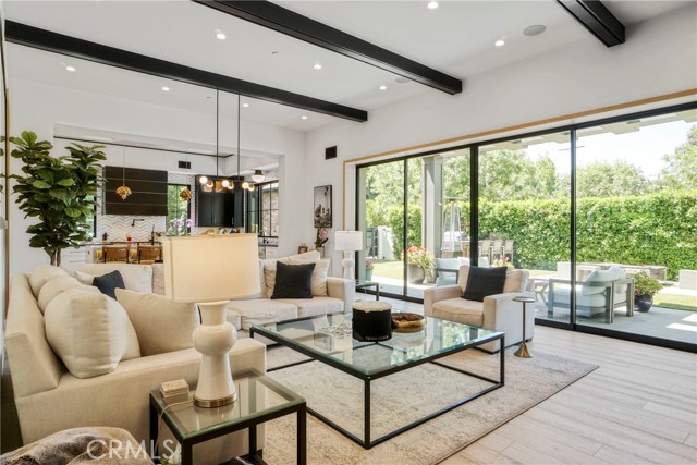 4961 Edgerton Avenue, Encino CA: https://media.crmls.org/medias/255232e5-d119-4495-8d91-ae88dc59fa1c.jpg